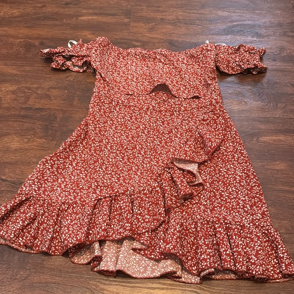 Strapless Dress with Shoulder Sleeves - Picture 1 of 2